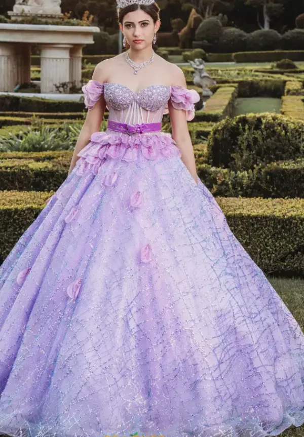 Q1002^Amabella Online