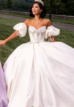 Q1027^Amabella Clearance