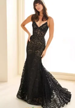 EW36011^Ellie Wilde Online