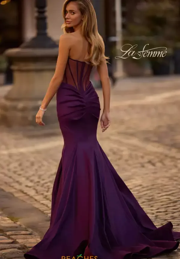 32791^La Femme Hot