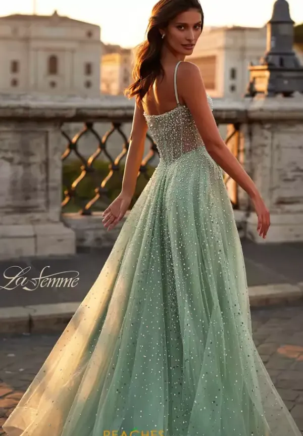 32146^La Femme Online