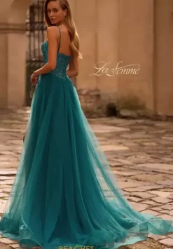 32668^La Femme