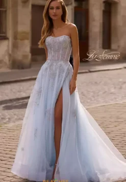 33028^La Femme Online