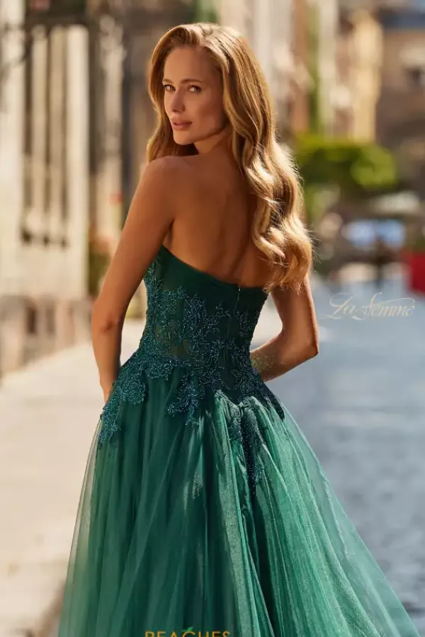 33528^La Femme Online