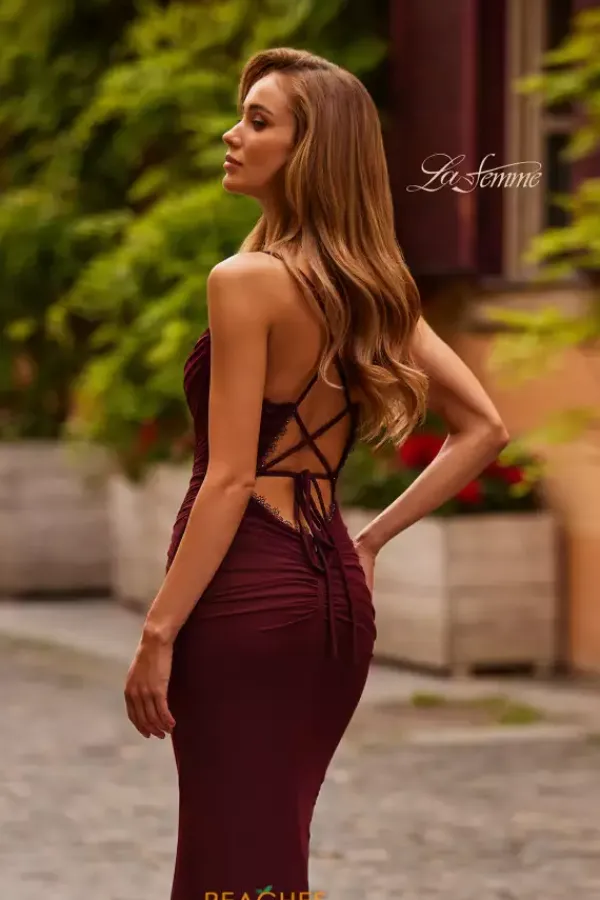 33489^La Femme Online