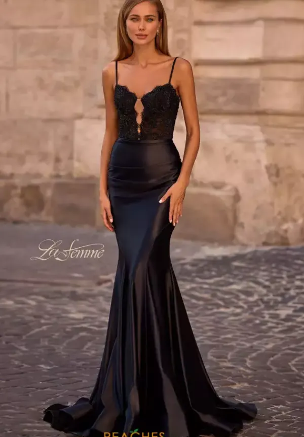 32916^La Femme Online