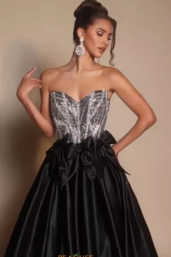 PS26077^Portia and Scarlett Hot