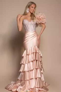 PS26141^Portia and Scarlett