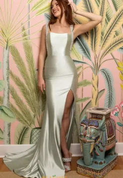 XO074^Portia and Scarlett