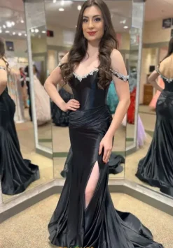 56059^Sherri Hill New