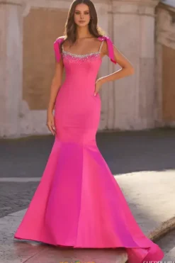 57772^Sherri Hill Hot