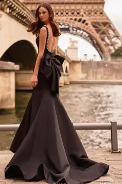 57743^Sherri Hill Outlet