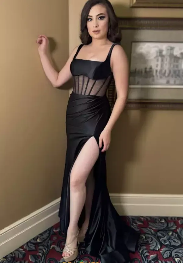 57062^Sherri Hill Hot